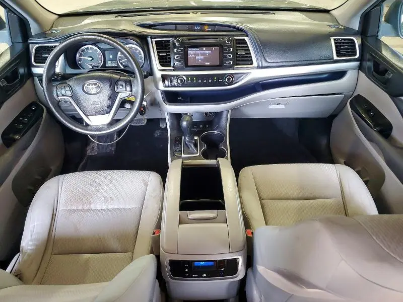 2016 TOYOTA HIGHLANDER LE  