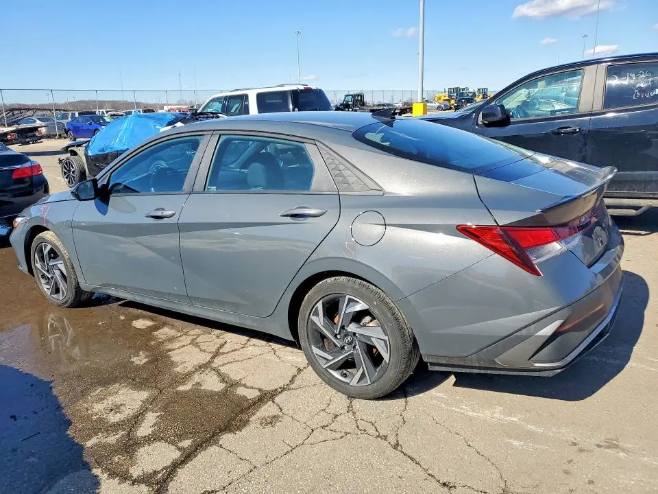 2025 HYUNDAI ELANTRA SEL SPORT  