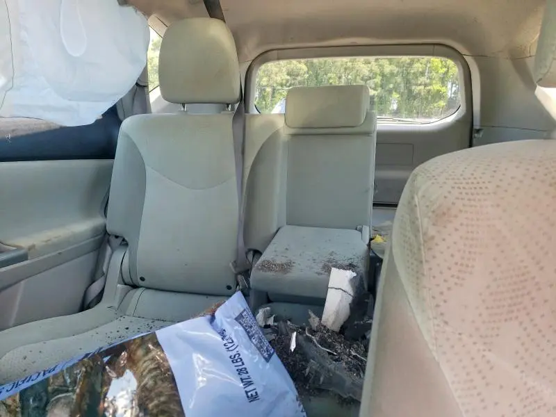 2012 TOYOTA PRIUS V TWO  
