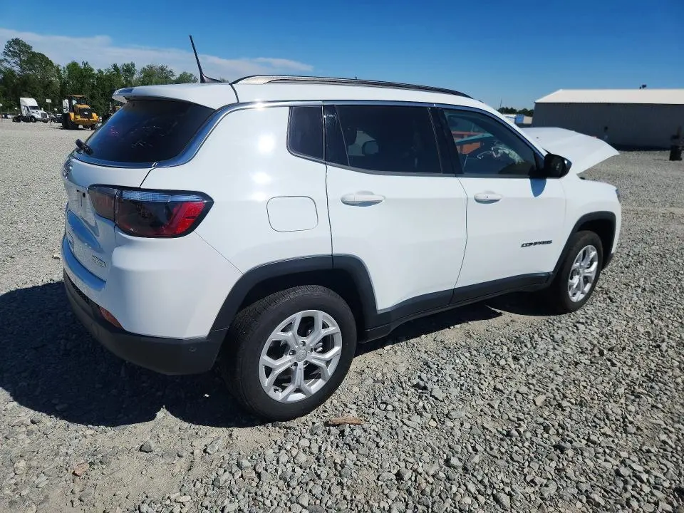 2024 JEEP COMPASS LATITUDE  