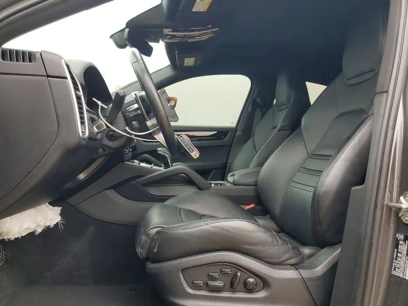 2023 PORSCHE CAYENNE COUPE  