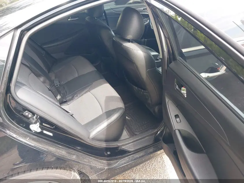 2011 HYUNDAI SONATA SE