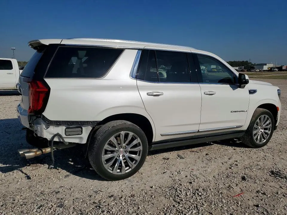 2022 GMC YUKON   