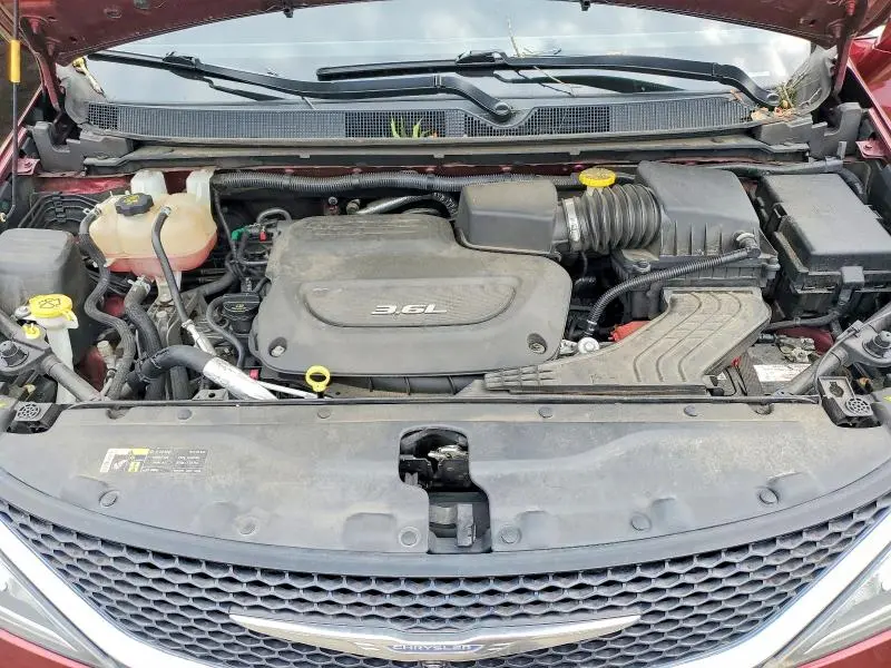2017 CHRYSLER PACIFICA LIMITED  