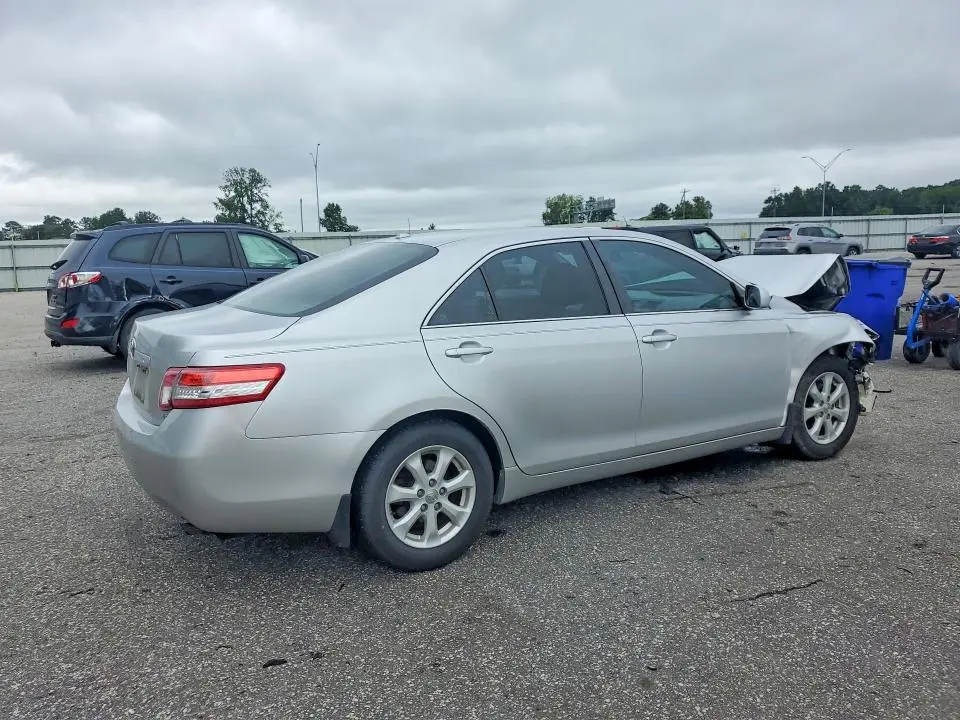 2011 TOYOTA CAMRY LE  