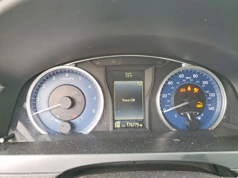 2016 TOYOTA CAMRY XLE  