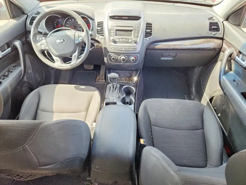 2014 KIA SORENTO LX  