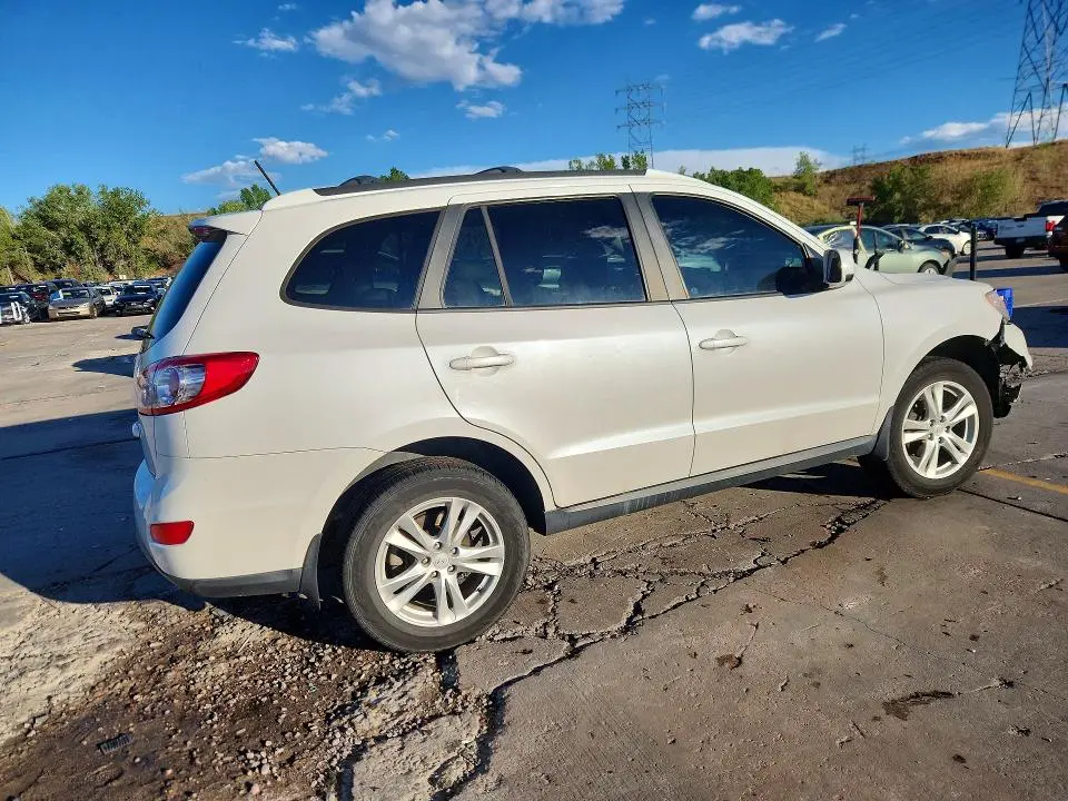 2012 HYUNDAI SANTA FE SE  