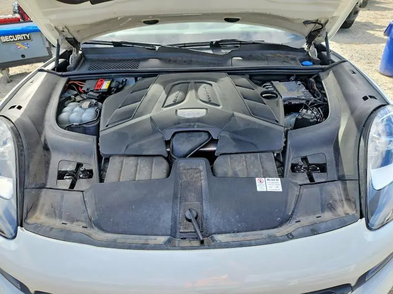 2021 PORSCHE CAYENNE   