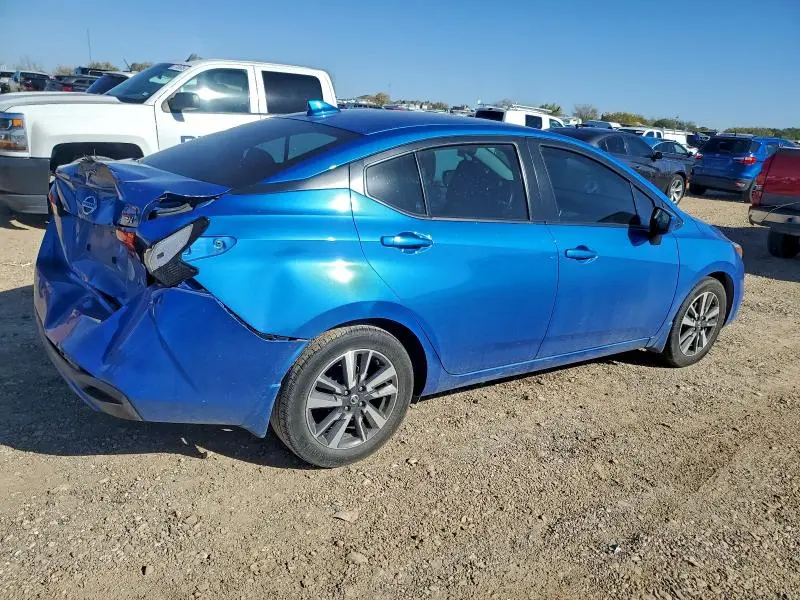 2022 NISSAN VERSA SV  
