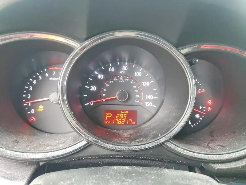 2013 KIA SORENTO LX  