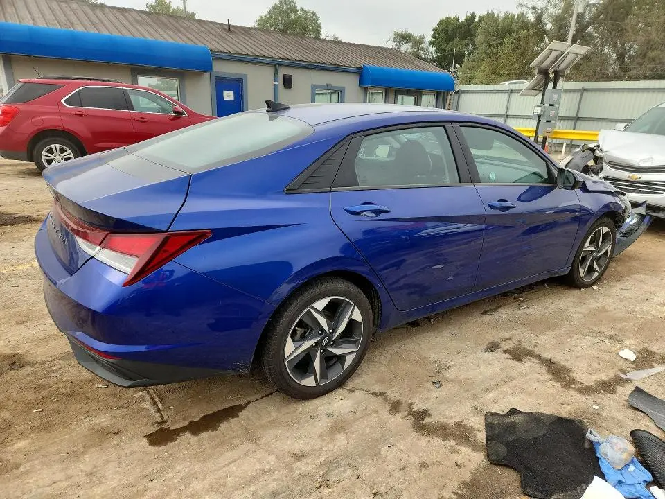 2023 HYUNDAI ELANTRA SEL  