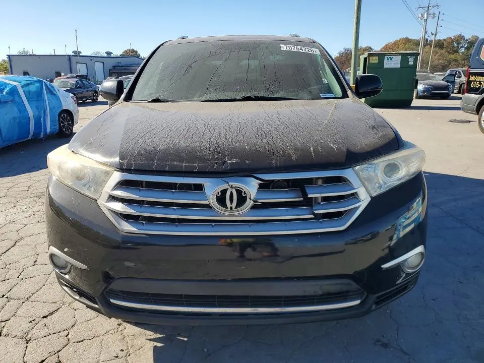2012 TOYOTA HIGHLANDER SE  