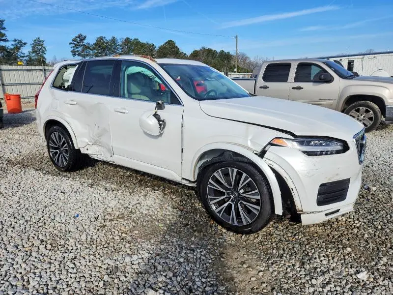 2022 VOLVO XC90 T6 MOMENTUM  