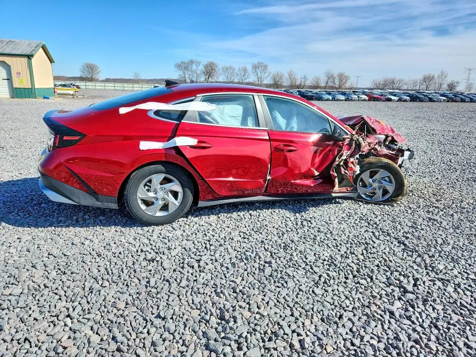 2025 HYUNDAI SONATA SE  