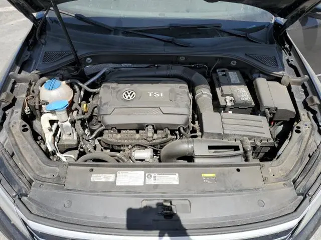 2017 VOLKSWAGEN PASSAT SE  
