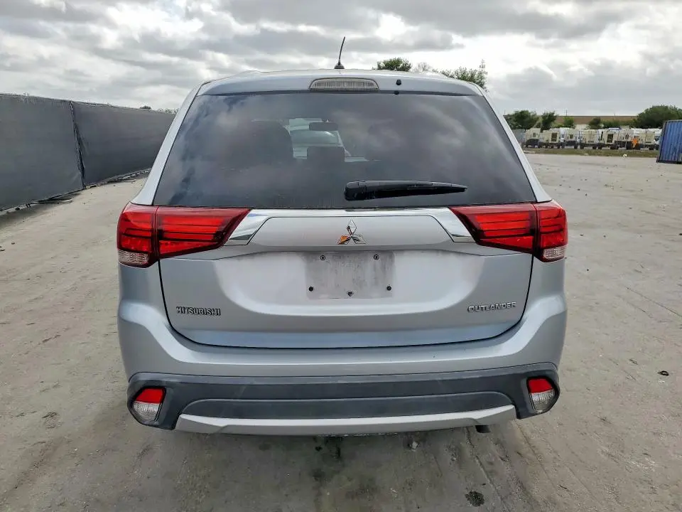 2016 MITSUBISHI OUTLANDER ES  