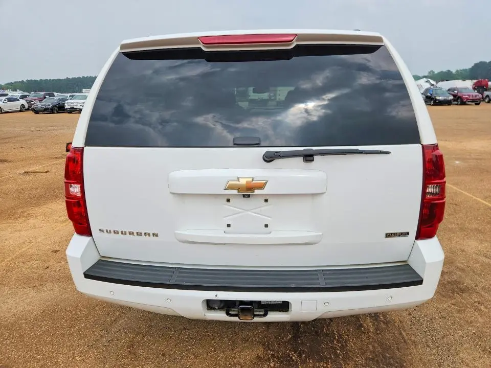 2011 CHEVROLET SUBURBAN C1500 LT  