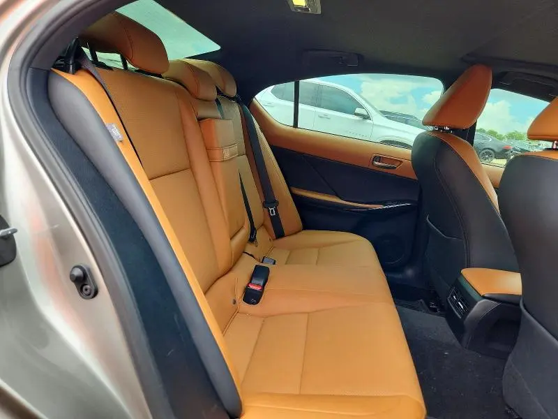 2022 LEXUS IS 300  