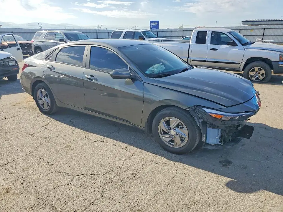 2024 HYUNDAI ELANTRA SE  
