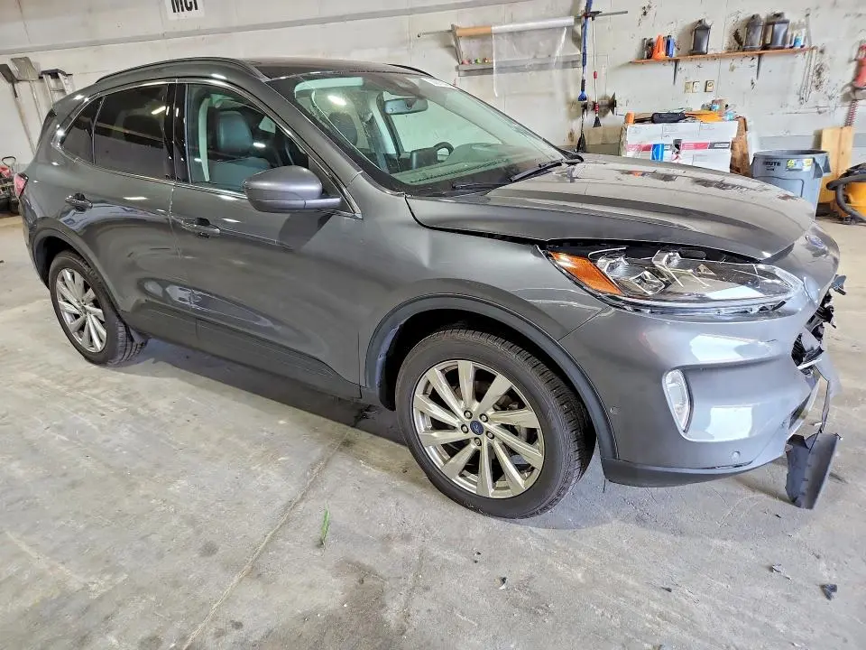 2021 FORD ESCAPE TITANIUM  