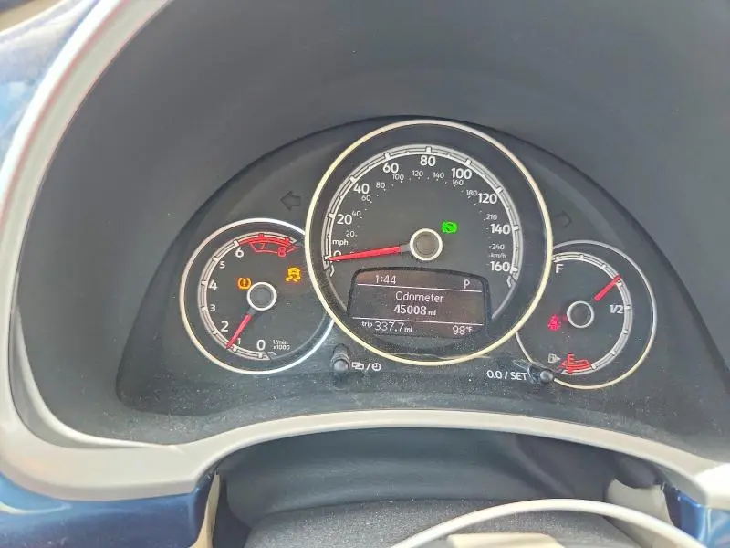 2019 VOLKSWAGEN BEETLE SE  