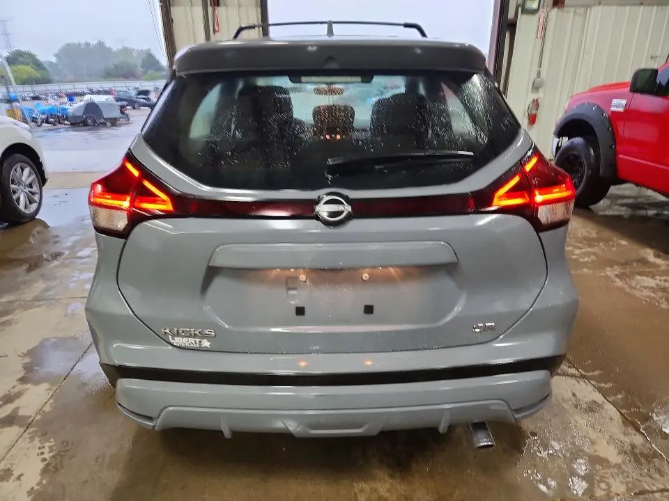 2023 NISSAN KICKS SR  