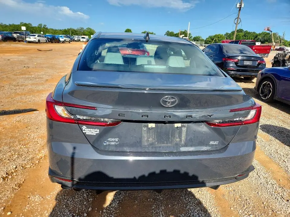 2025 TOYOTA CAMRY SE  
