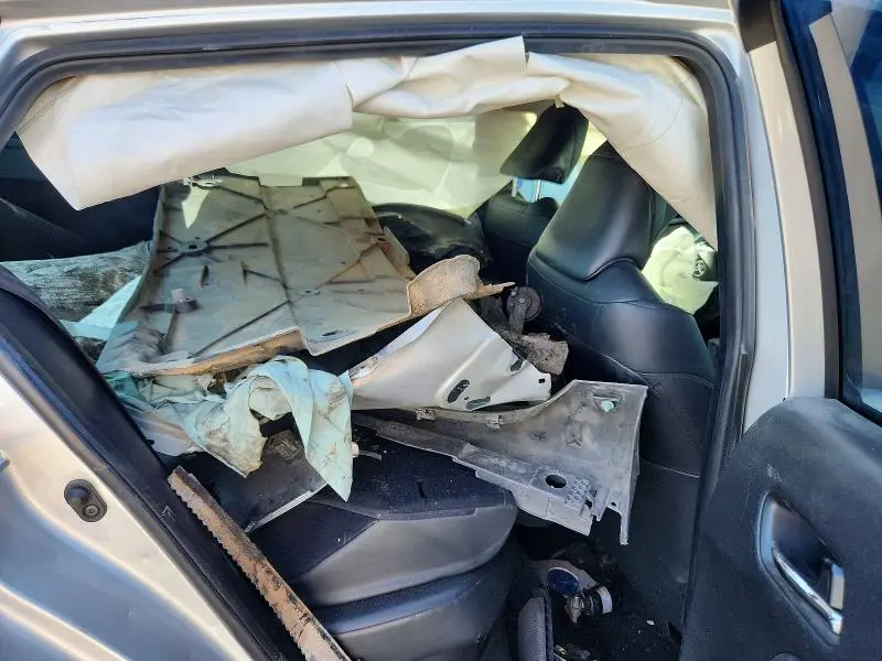 2019 TOYOTA PRIUS XLE  