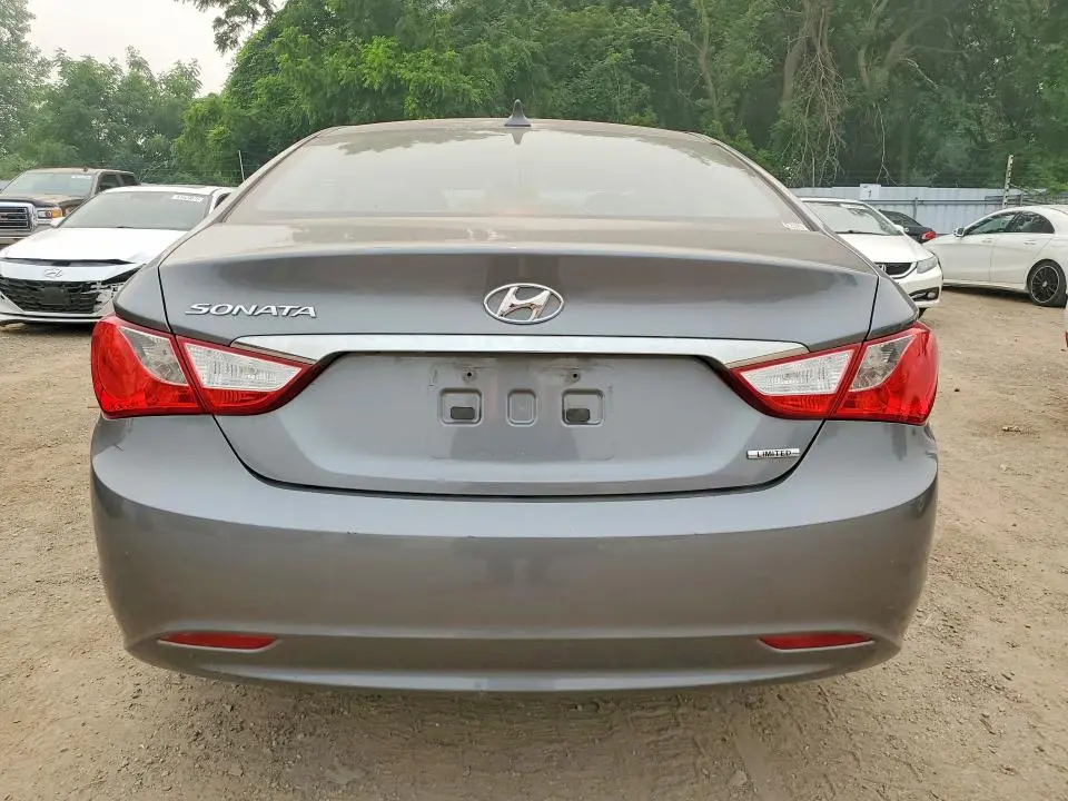 2013 HYUNDAI SONATA SE  