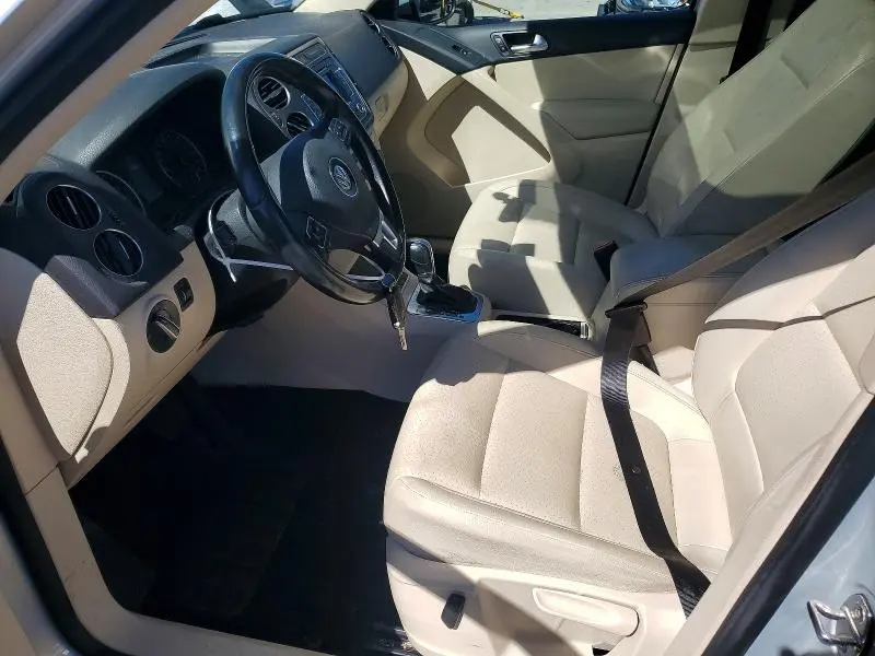 2013 VOLKSWAGEN TIGUAN S  