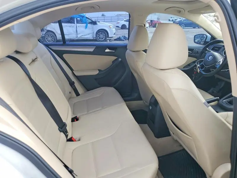 2015 VOLKSWAGEN JETTA SE  