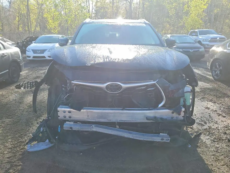 2020 TOYOTA HIGHLANDER XLE  