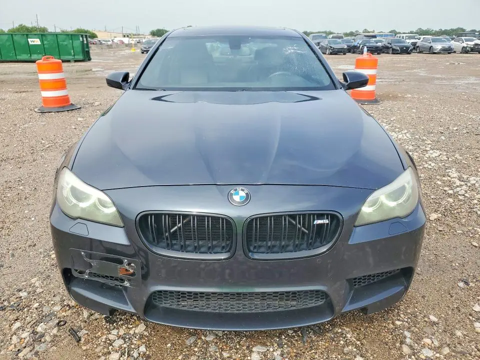 2016 BMW M5   
