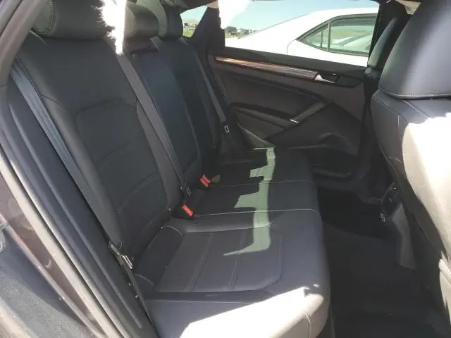 2021 VOLKSWAGEN PASSAT R-LINE