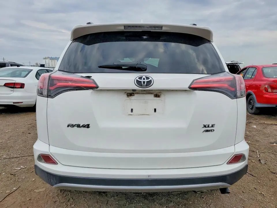 2017 TOYOTA RAV4 XLE  