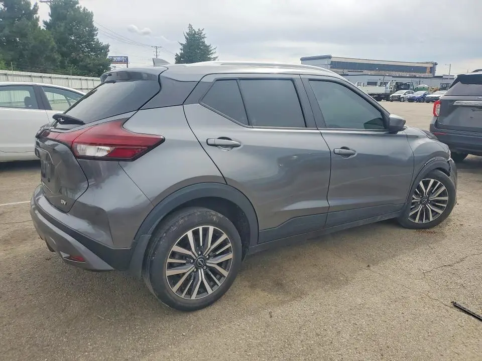 2022 NISSAN KICKS SV  