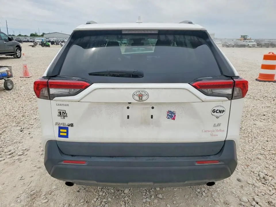2020 TOYOTA RAV4 LE  
