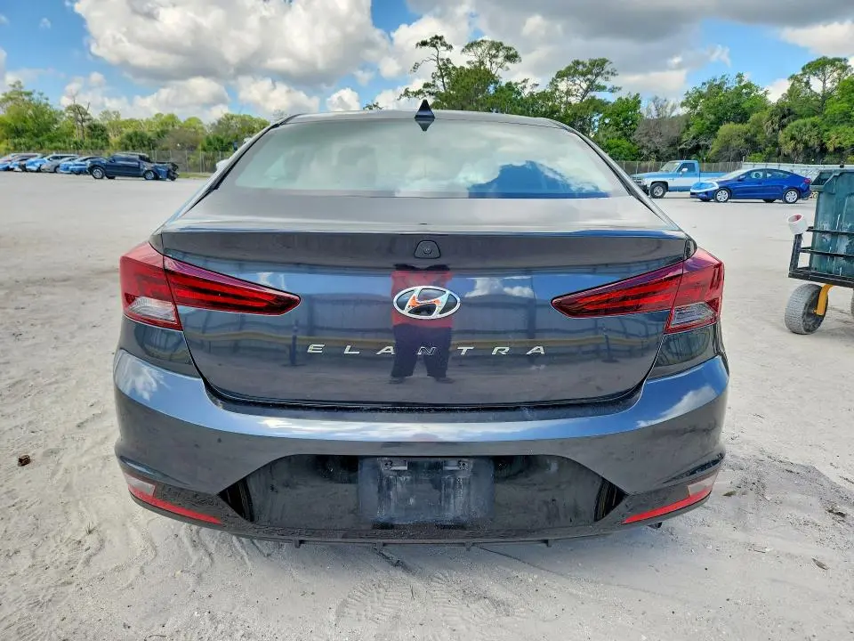 2020 HYUNDAI ELANTRA SEL  