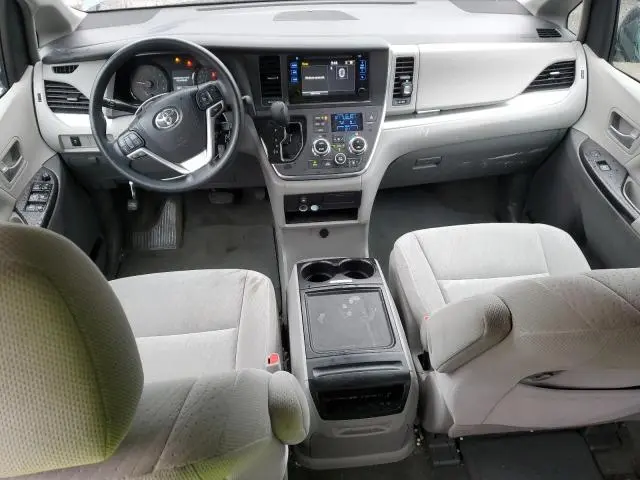 2017 TOYOTA SIENNA LE  
