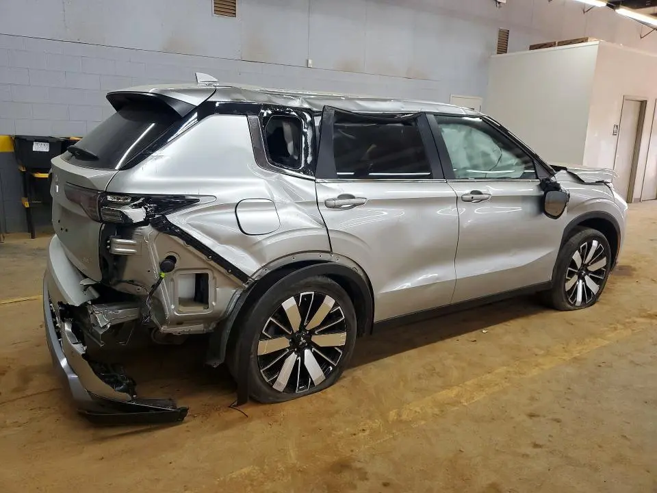 2025 MITSUBISHI OUTLANDER SE  