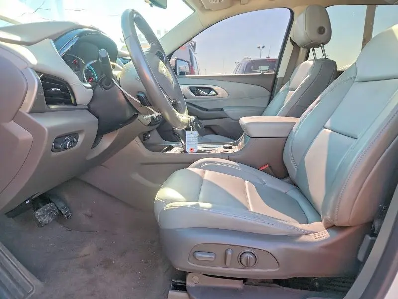 2020 CHEVROLET TRAVERSE LT  