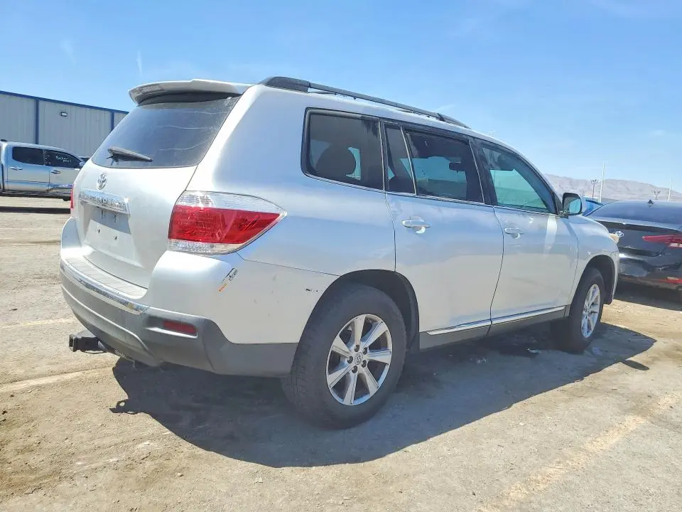 2011 TOYOTA HIGHLANDER BASE  