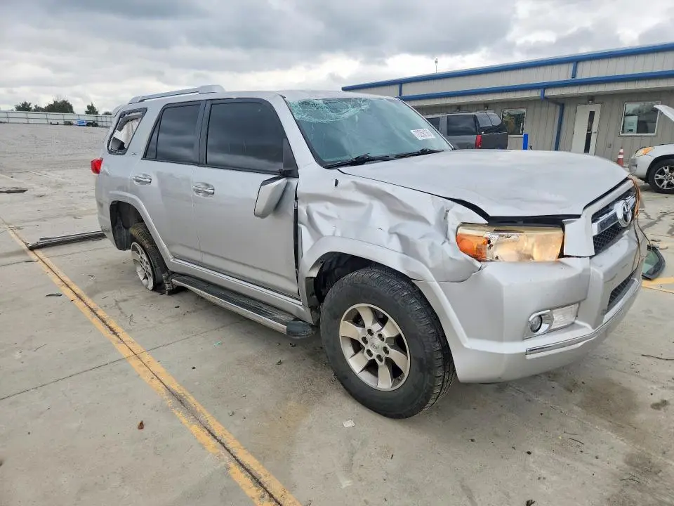 2013 TOYOTA 4RUNNER SR5  
