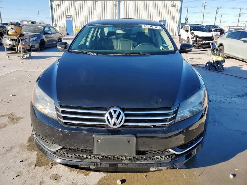 2013 VOLKSWAGEN PASSAT SE  