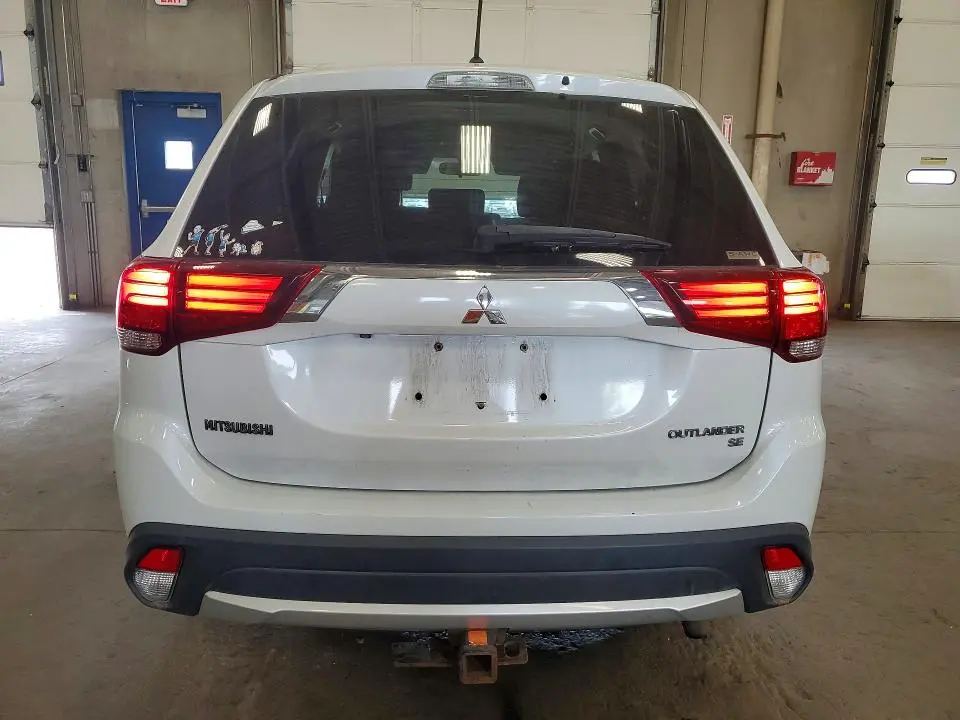 2016 MITSUBISHI OUTLANDER SE  