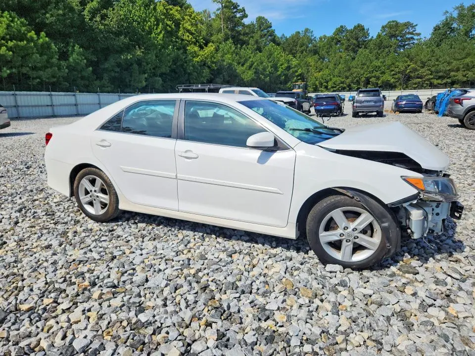 2014 TOYOTA CAMRY SE  