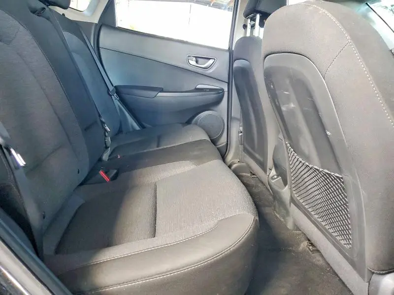 2023 HYUNDAI KONA SE  