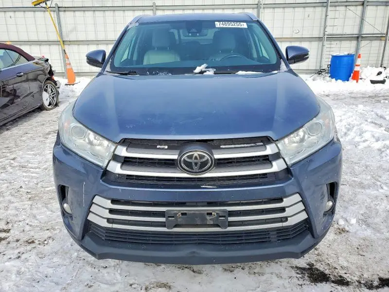 2018 TOYOTA HIGHLANDER SE  