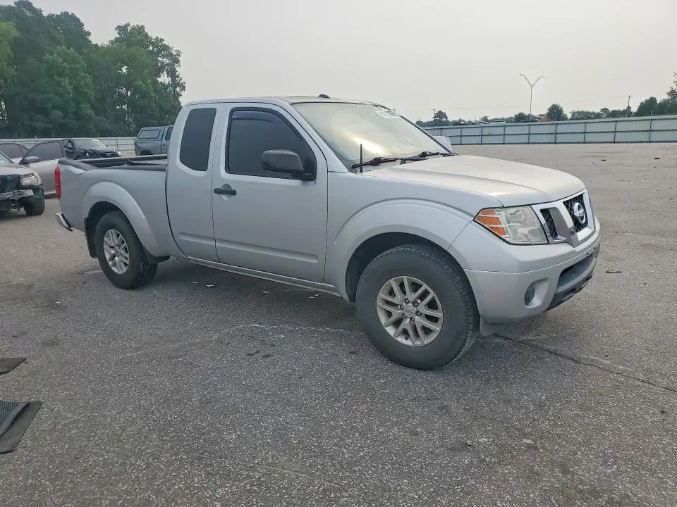 2015 NISSAN FRONTIER SV  
